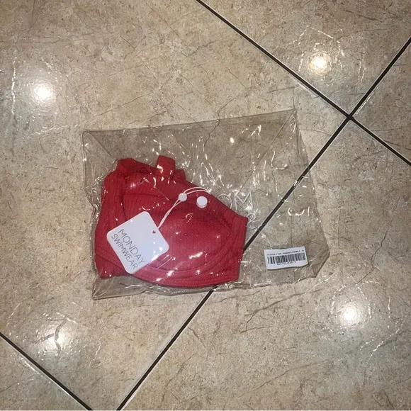 Monday swimwear clovelly top sangria crinkle - Picture 5 of 6